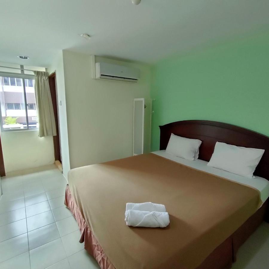 Best One Hotel Malacca Bagian luar foto